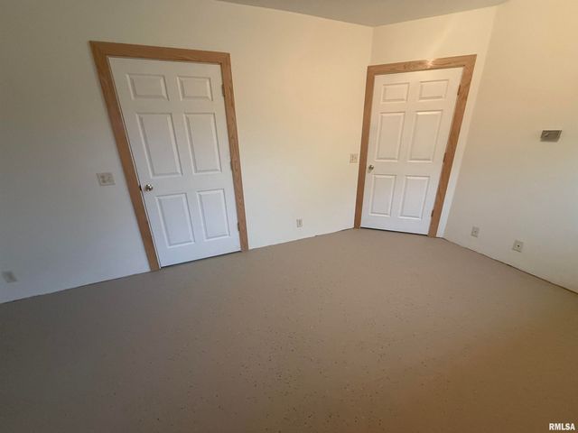 15937 E US 24 Highway, Lewistown, IL 61542