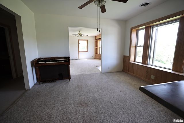 15937 E US 24 Highway, Lewistown, IL 61542