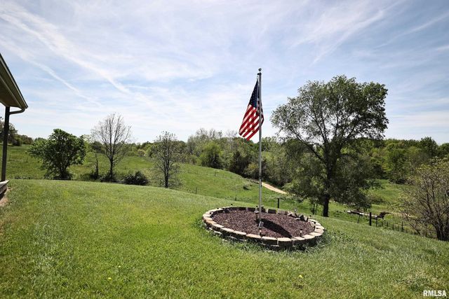 15937 E US 24 Highway, Lewistown, IL 61542