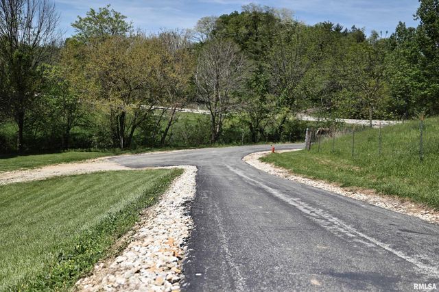 15937 E US 24 Highway, Lewistown, IL 61542