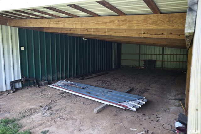 15937 E US 24 Highway, Lewistown, IL 61542