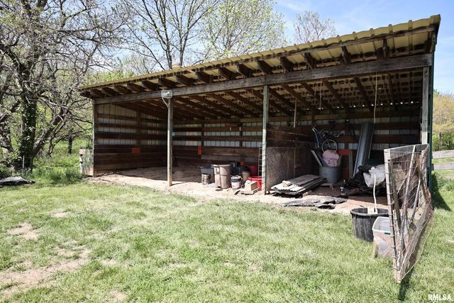 15937 E US 24 Highway, Lewistown, IL 61542