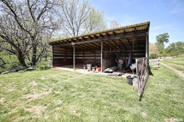 15937 E US 24 Highway, Lewistown, IL 61542