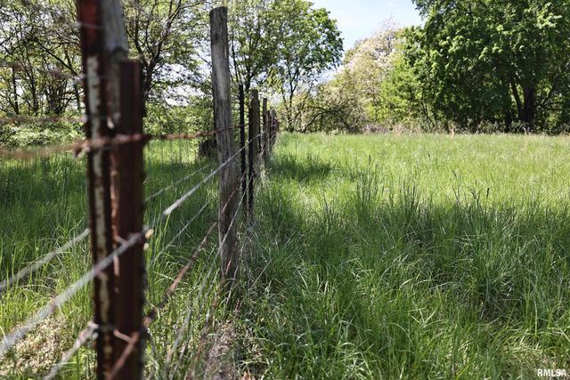 15937 E US 24 Highway, Lewistown, IL 61542