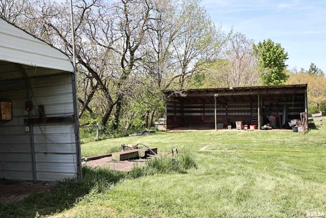 15937 E US 24 Highway, Lewistown, IL 61542