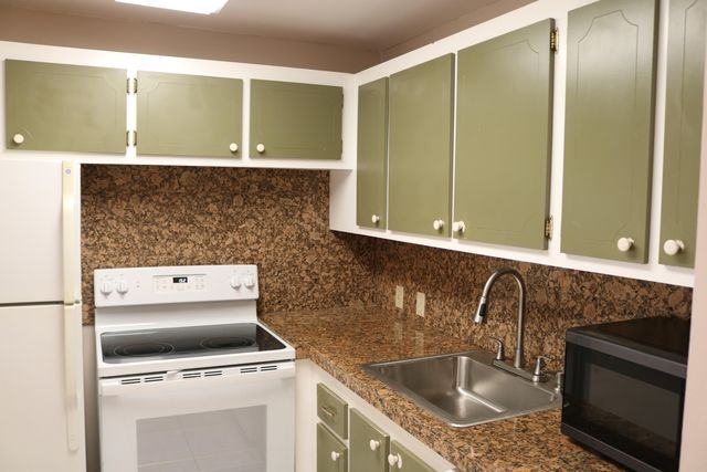 554 Mansfield N, Boca Raton, FL 33434