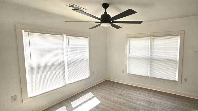 2720 S Spring Street, Little Rock, AR 72206