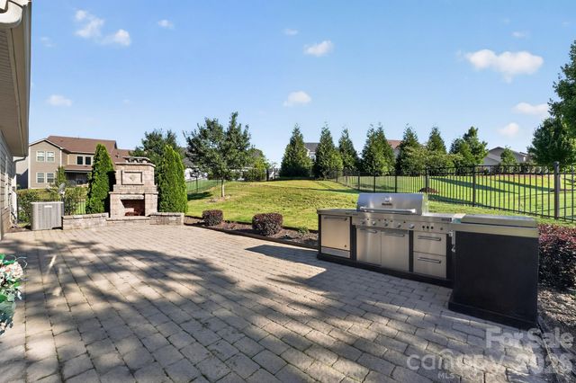 15319 Venezia Lane, Huntersville, NC 28078