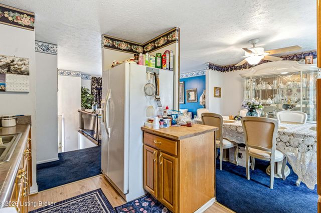 441 Saguaro Dr, Louisville, KY 40229