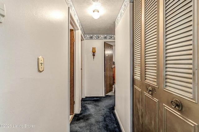 441 Saguaro Dr, Louisville, KY 40229