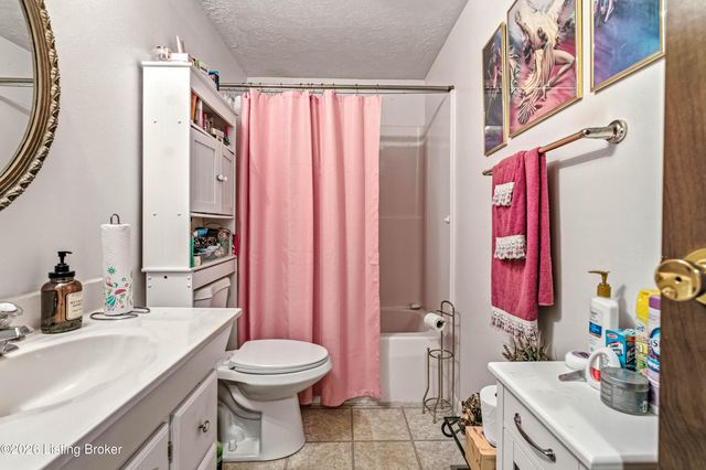 441 Saguaro Dr, Louisville, KY 40229