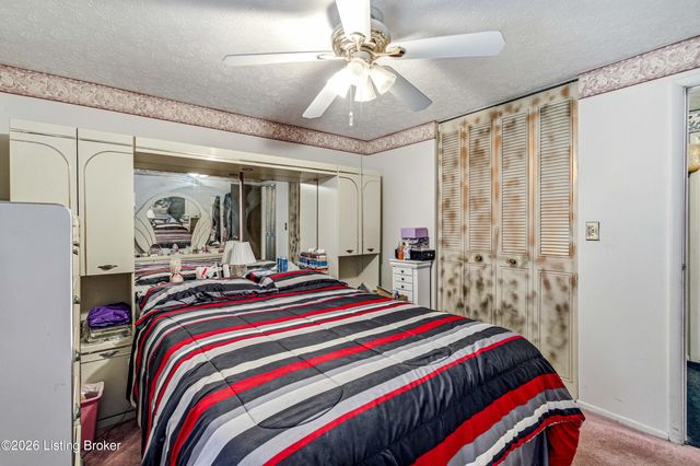 441 Saguaro Dr, Louisville, KY 40229
