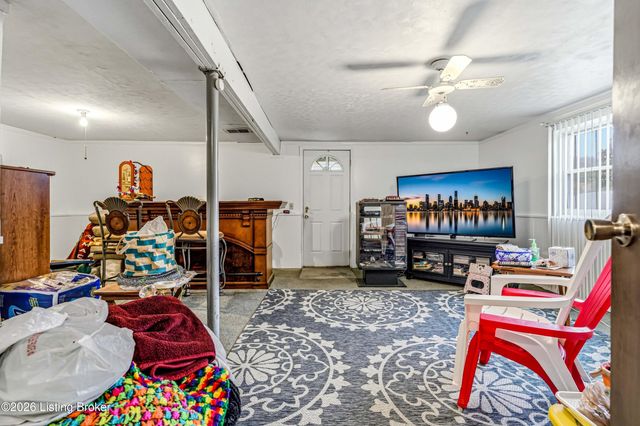 441 Saguaro Dr, Louisville, KY 40229