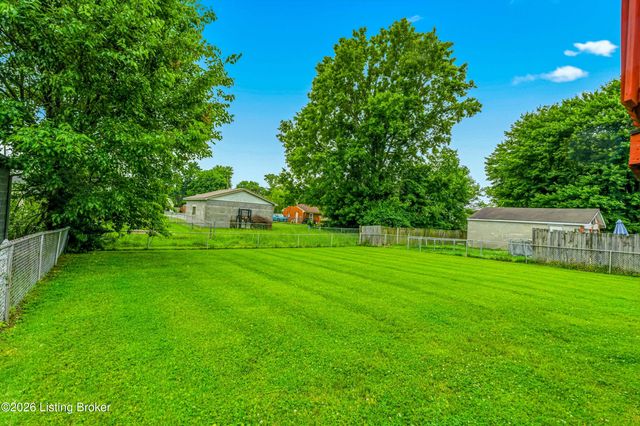 441 Saguaro Dr, Louisville, KY 40229