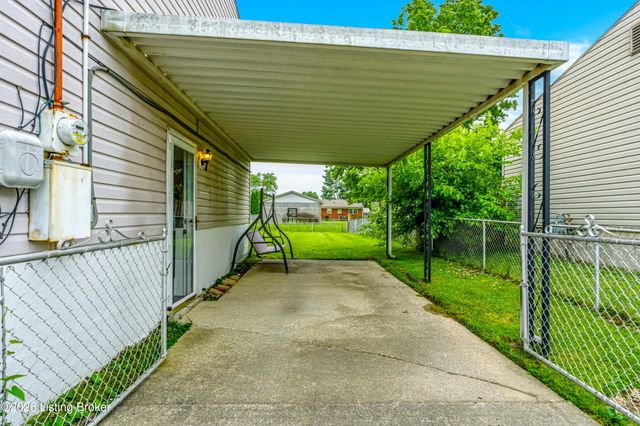 441 Saguaro Dr, Louisville, KY 40229