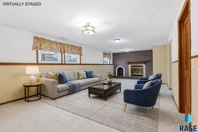 3921 E Claudette Dr Drive, Sioux Falls, SD 57103