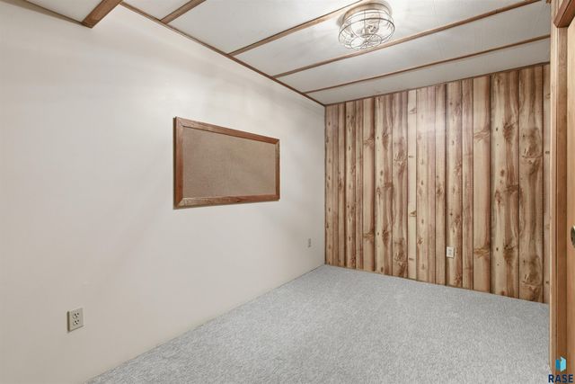 3921 E Claudette Dr Drive, Sioux Falls, SD 57103