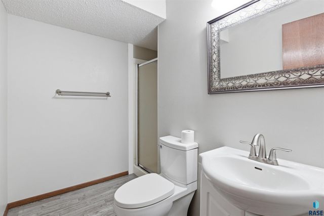 3921 E Claudette Dr Drive, Sioux Falls, SD 57103