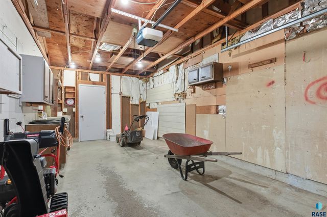 3921 E Claudette Dr Drive, Sioux Falls, SD 57103