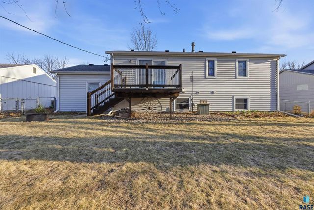 3921 E Claudette Dr Drive, Sioux Falls, SD 57103