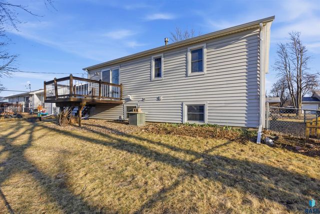 3921 E Claudette Dr Drive, Sioux Falls, SD 57103