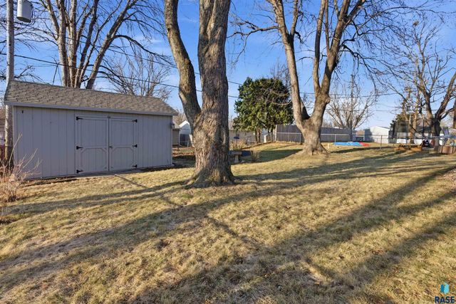 3921 E Claudette Dr Drive, Sioux Falls, SD 57103