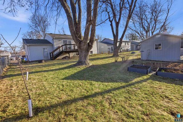 3921 E Claudette Dr Drive, Sioux Falls, SD 57103