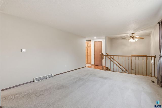 3921 E Claudette Dr Drive, Sioux Falls, SD 57103