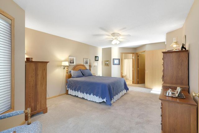 1100 Stratford Lane E, Burnsville, MN 55337