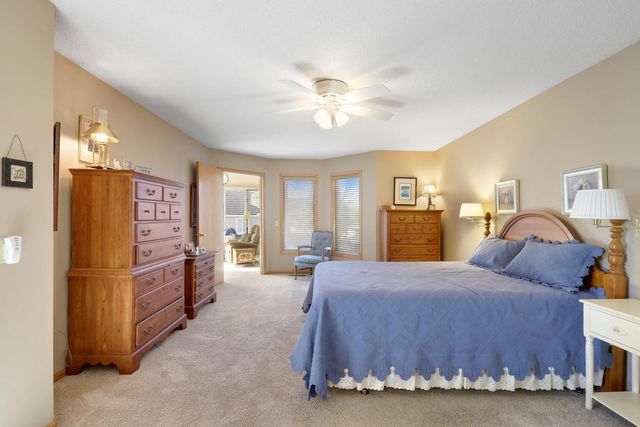 1100 Stratford Lane E, Burnsville, MN 55337