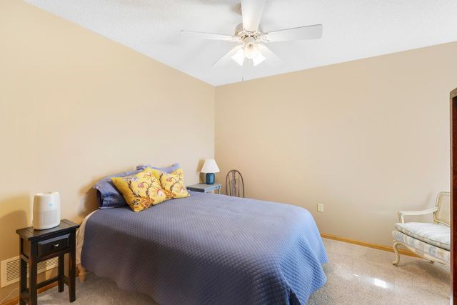 1100 Stratford Lane E, Burnsville, MN 55337