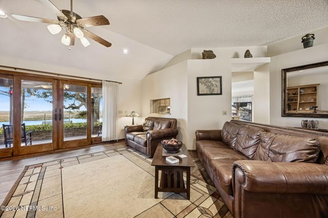 97146 PIRATES POINT Road, Yulee, FL 32097