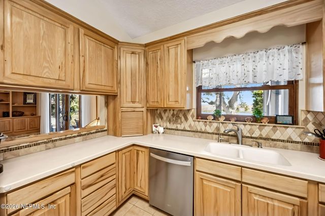 97146 PIRATES POINT Road, Yulee, FL 32097