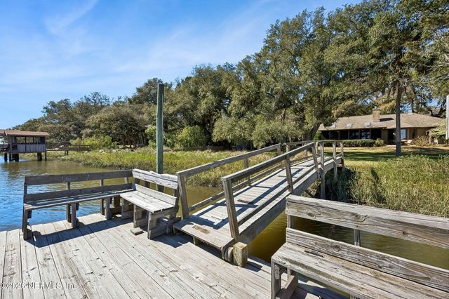 97146 PIRATES POINT Road, Yulee, FL 32097