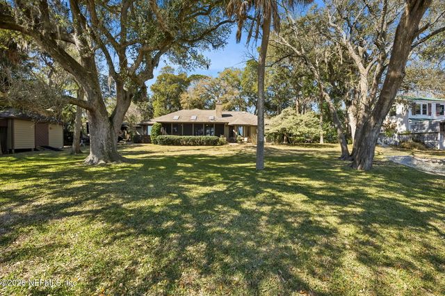 97146 PIRATES POINT Road, Yulee, FL 32097