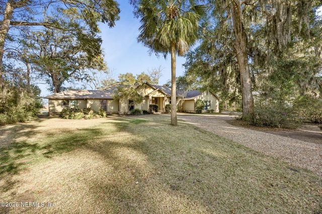 97146 PIRATES POINT Road, Yulee, FL 32097