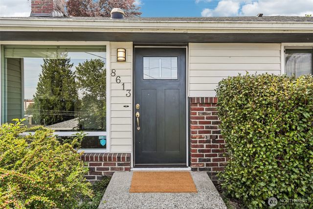 8613 42nd Avenue S, Seattle, WA 98118