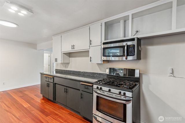 8613 42nd Avenue S, Seattle, WA 98118