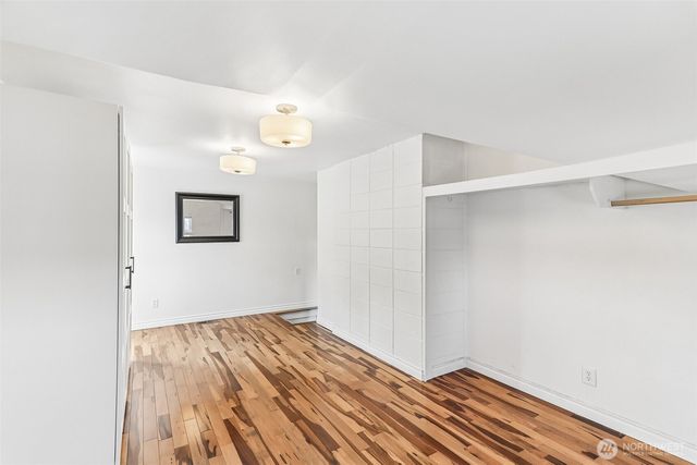 8613 42nd Avenue S, Seattle, WA 98118