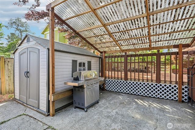 8613 42nd Avenue S, Seattle, WA 98118
