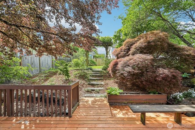 8613 42nd Avenue S, Seattle, WA 98118