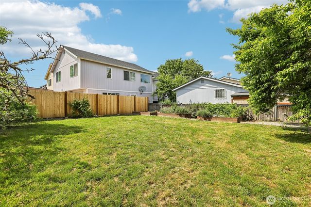 8613 42nd Avenue S, Seattle, WA 98118