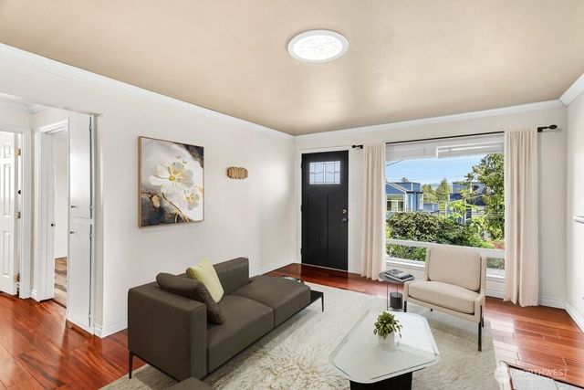 8613 42nd Avenue S, Seattle, WA 98118