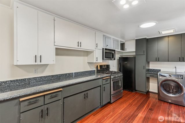 8613 42nd Avenue S, Seattle, WA 98118