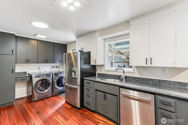 8613 42nd Avenue S, Seattle, WA 98118