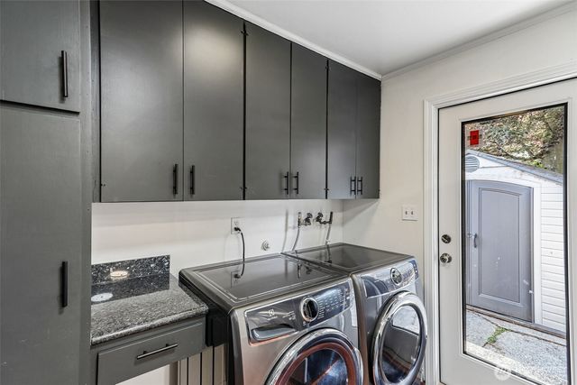 8613 42nd Avenue S, Seattle, WA 98118