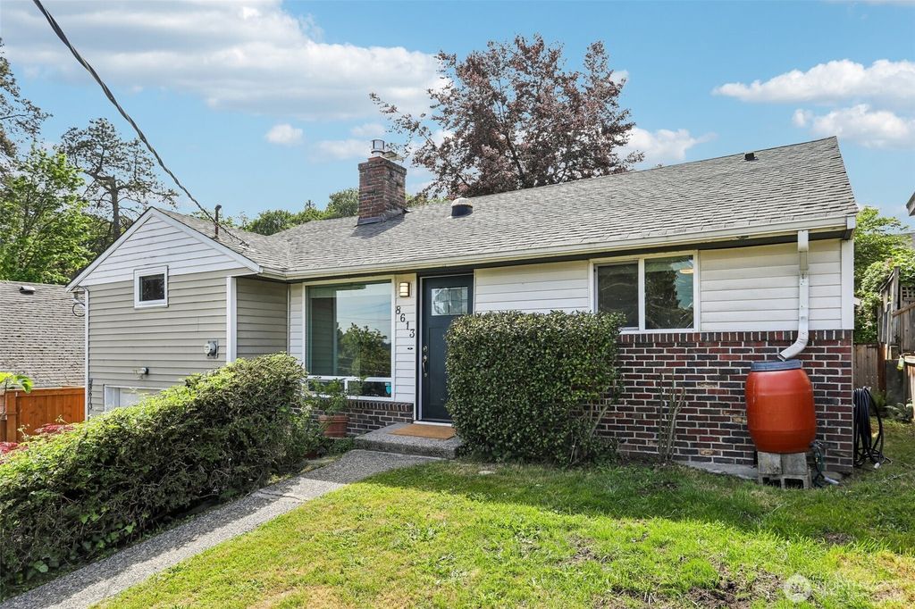 8613 42nd Avenue S, Seattle, WA 98118