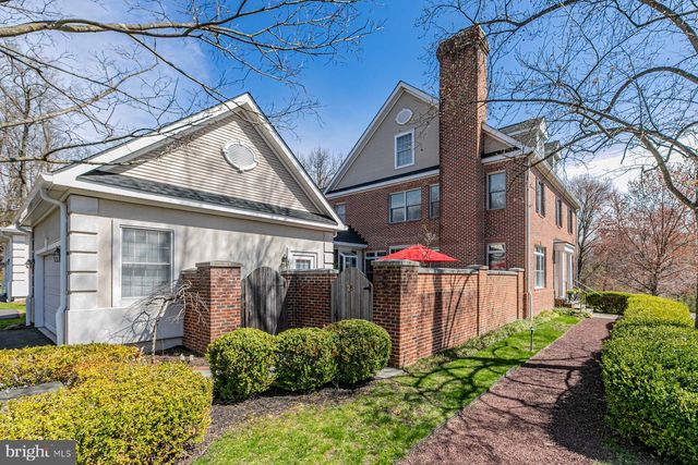 25 GOVERNORS LN, Princeton, NJ 08540