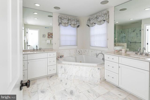 25 GOVERNORS LN, Princeton, NJ 08540