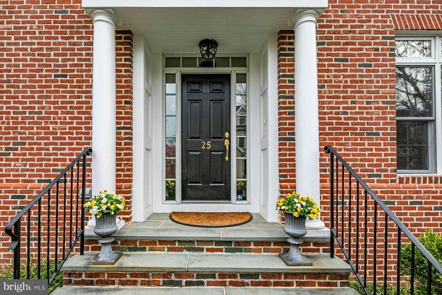 25 GOVERNORS LN, Princeton, NJ 08540